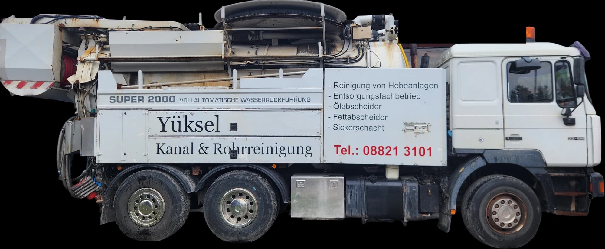 White vacuum truck of Kanalreinigung Yüksel lettered Super 2000 fully automatic water recovery